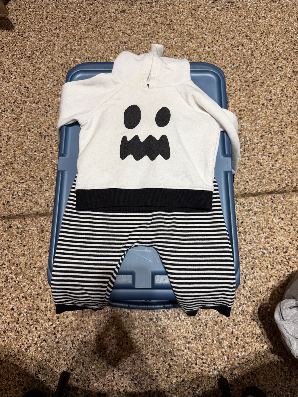 Old Navy White and Black Ghost Hoodie Set 6-12 months